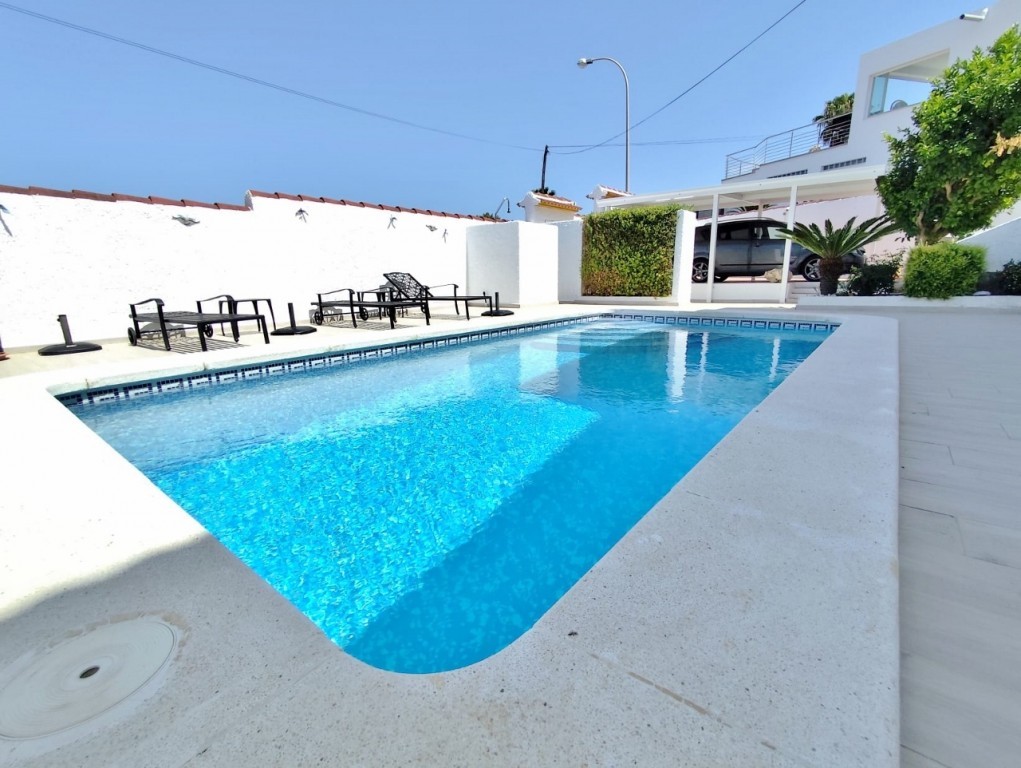 4 bedroom Villa in San Miguel de Salinas