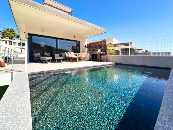 5 bedroom Villa in San Miguel de Salinas