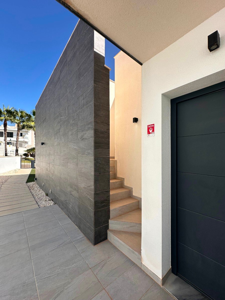 5 bedroom Villa in San Miguel de Salinas